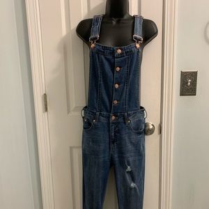 Women’s Juniors classic skinny leg denim overalls